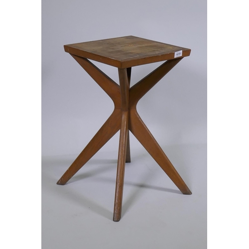 1139 - An early / mid C20th oak occasional table, 34 x 34cm, 59cm high