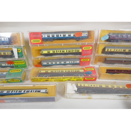 102 - A large quantity of Hornby Minitrix, Atlas, TRIX, Lima etc N gauge locomotives and rolling stock, an... 