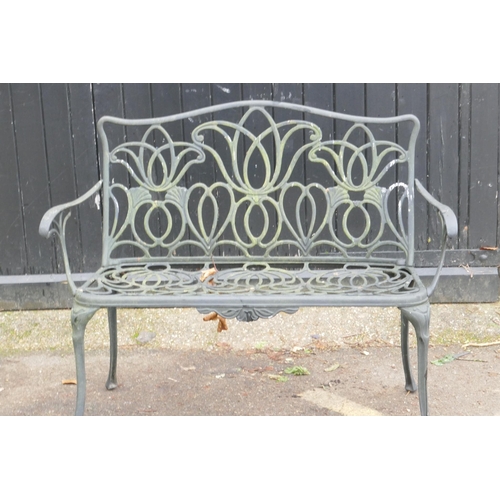 1115 - A metal garden bench