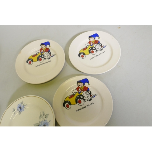 188 - A vintage child's tea set and three Noddy plates