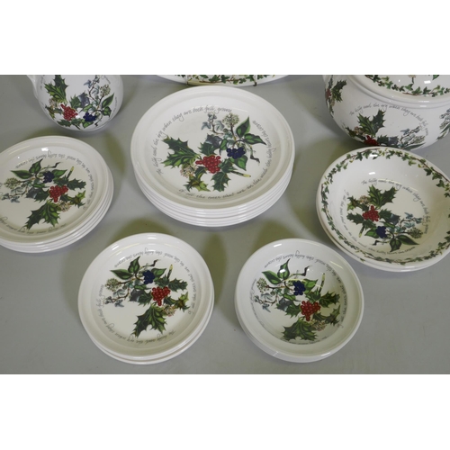 26 - A Portmeirion 'Holly and the Ivy' Christmas pattern part dinner service