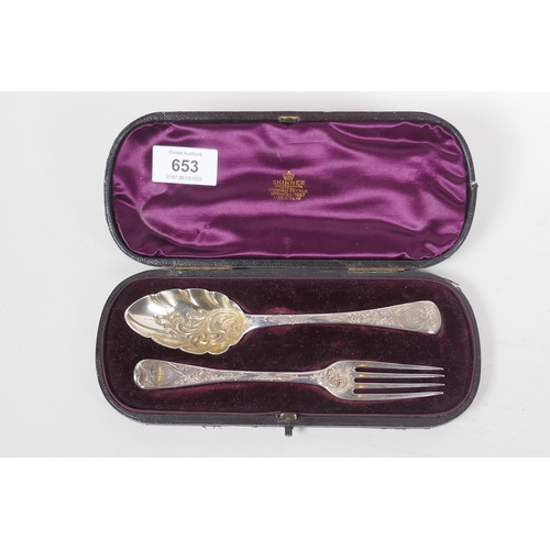 653 - A Georgian silver berry spoon and fork, London 1812 and 1827, 78g