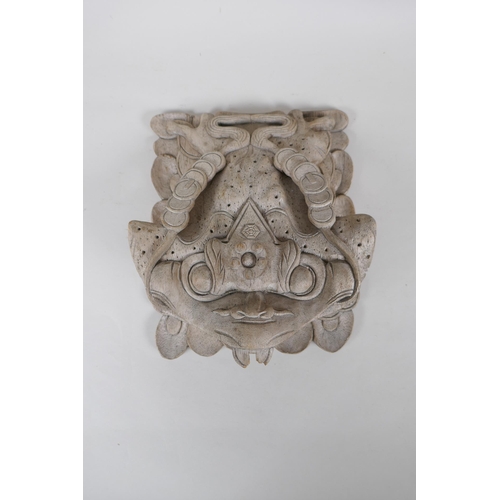 97 - An antique Chinese carved wood Chan Chu (money toad), 20 x 24cm