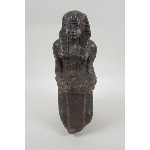 15 - An antique Egyptian carved granite figural statue with a tray of fish, hieroglyphic inscription vers... 