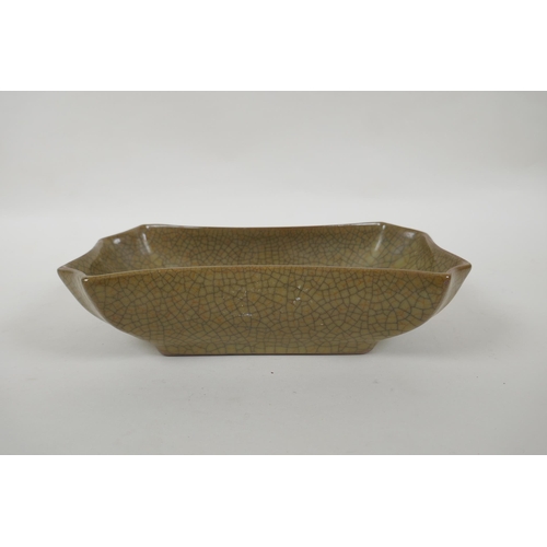 175 - A Chinese rectangular crackleware dish, 23 x 13cm 