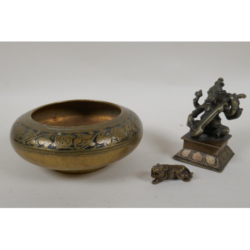 225 - An Indian bronze figure of Ganesh playing a sitar, and a smaller bronze figure of a tiger, largest 9... 