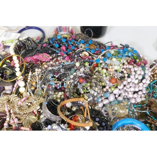 615 - A quantity of costume jewellery