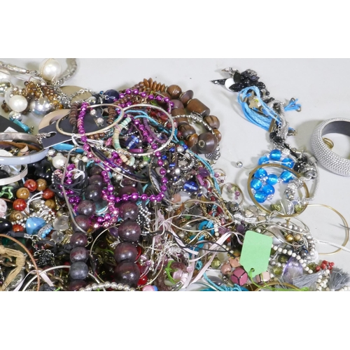 615 - A quantity of costume jewellery