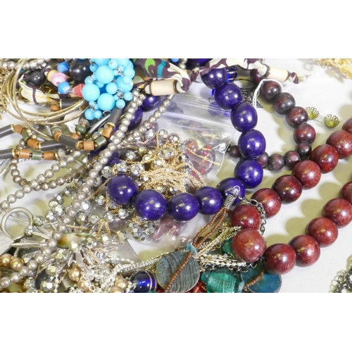 615 - A quantity of costume jewellery