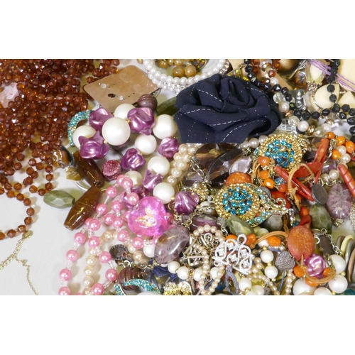 615 - A quantity of costume jewellery