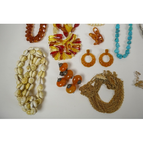 668 - A collection of good quality vintage costume jewellery including brooches, necklaces, earrings, cuff... 