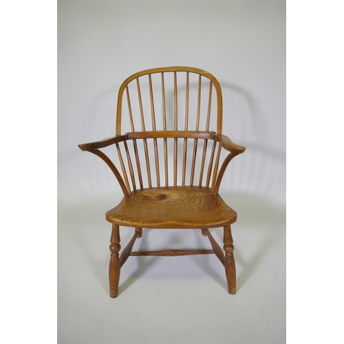 1020 - A C19th Windsor hoop back armchair with elm seat, reduced, 86cm high