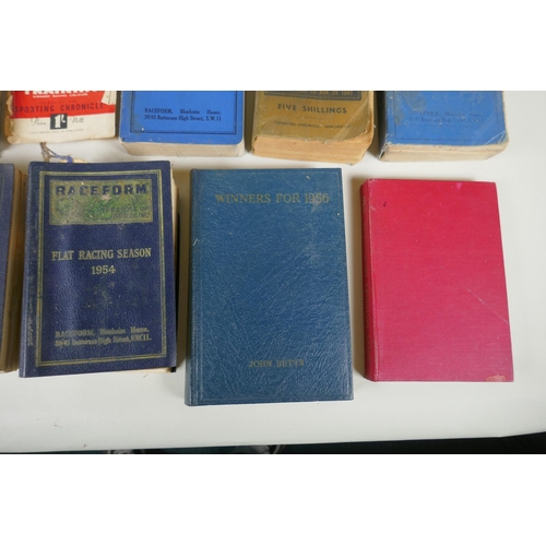 145 - A quantity of early to mid C20th horse racing form books