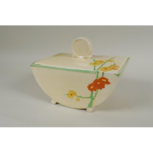 200 - An Art Deco Wilkinson Royal Staffordshire Clarice Cliff tureen, decorated with flowers, 20 x 13cm, 1... 