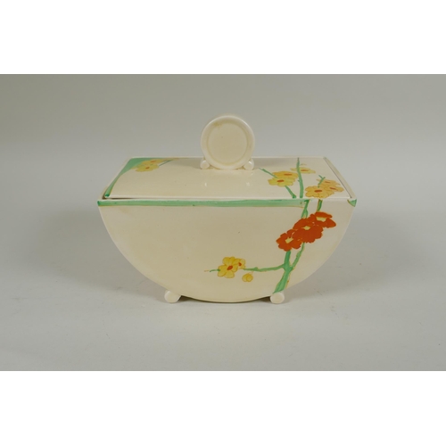 200 - An Art Deco Wilkinson Royal Staffordshire Clarice Cliff tureen, decorated with flowers, 20 x 13cm, 1... 