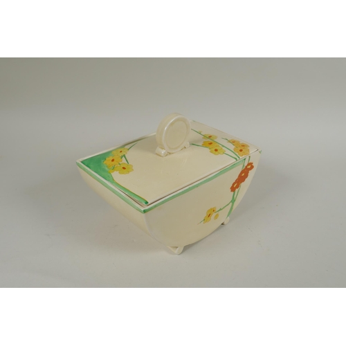 200 - An Art Deco Wilkinson Royal Staffordshire Clarice Cliff tureen, decorated with flowers, 20 x 13cm, 1... 