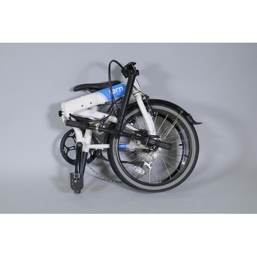 1026 - A Tern Link D8 folding bike