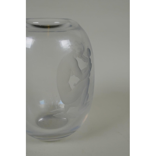 16 - An Art Deco glass vase with etched intaglio mother and child, possibly Vicke Lindstrand for Orrefors... 