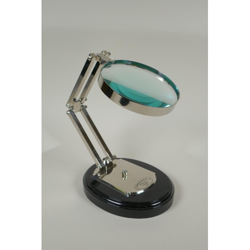 189 - An adjustable desk top magnifying glass