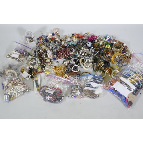 666 - A quantity of costume jewellery, 18kg