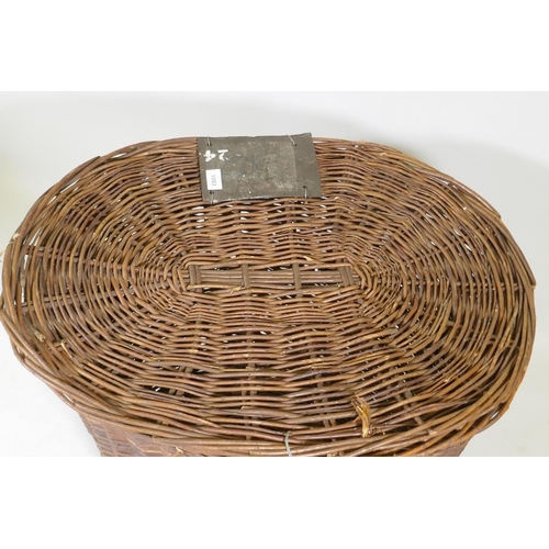 1093 - An antique wicker laundry basket, 77 x 60 x 55cm