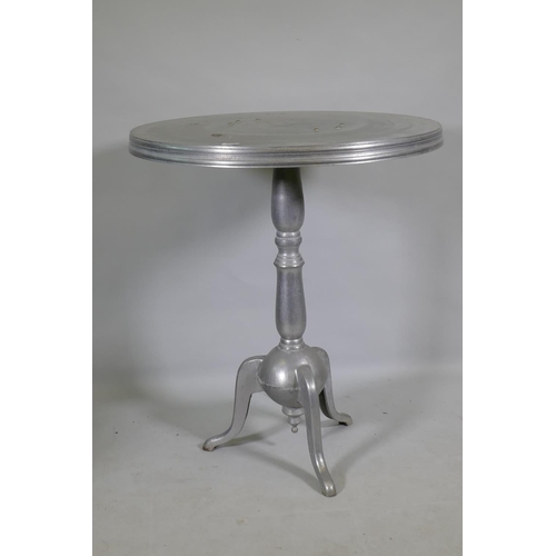 1118 - An aluminium pub table on tripod supports, 80cm diameter x 93cm high