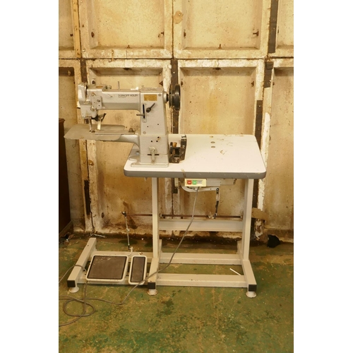 1181 - A Durkopp Adler type KO69 industrial sewing machine with bench