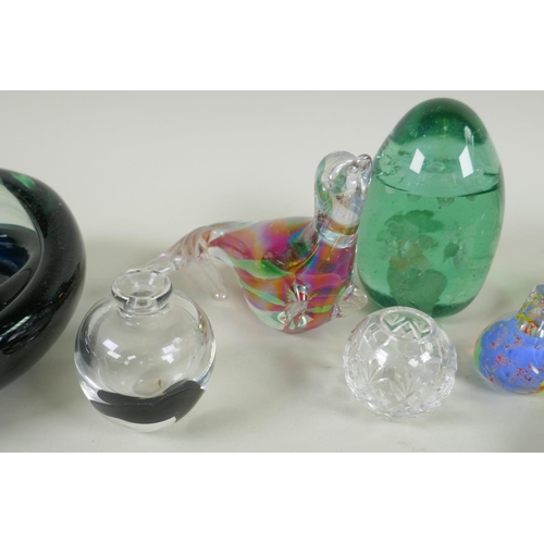 215 - A quantity of art glass paper weights, animals and an ash tray, largest 12cm high