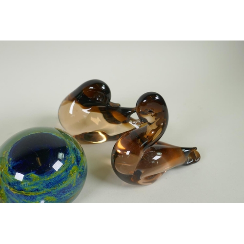 215 - A quantity of art glass paper weights, animals and an ash tray, largest 12cm high