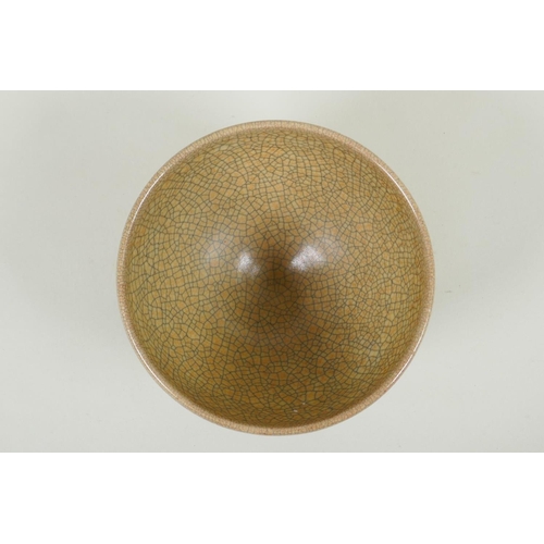 241 - A Chinese Ge ware bowl, 16cm diameter