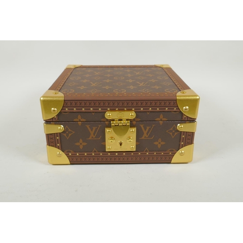 638 - Louis Vuitton jewellery box (coffret Joaillerie) with monogram design, brass mounts and branded carr... 