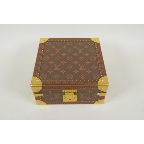 638 - Louis Vuitton jewellery box (coffret Joaillerie) with monogram design, brass mounts and branded carr... 
