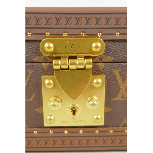 638 - Louis Vuitton jewellery box (coffret Joaillerie) with monogram design, brass mounts and branded carr... 
