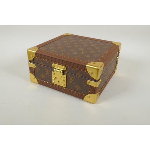 638 - Louis Vuitton jewellery box (coffret Joaillerie) with monogram design, brass mounts and branded carr... 