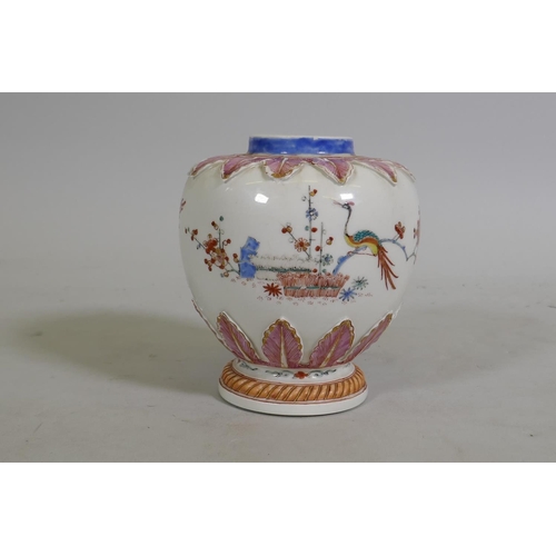 199 - An early C18th Meissen tea caddy with Kakiemon decoration, painted with phoenix amongst blossoms and... 