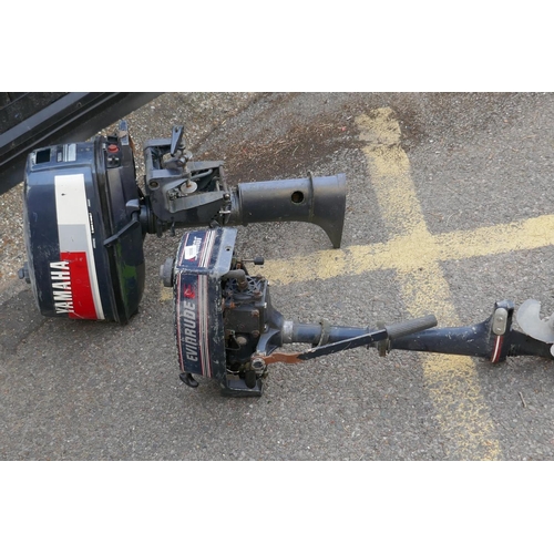 1098 - An Evinrude Junior outboard motor, and a Yamaha outboard, lacks propeller and lower leg