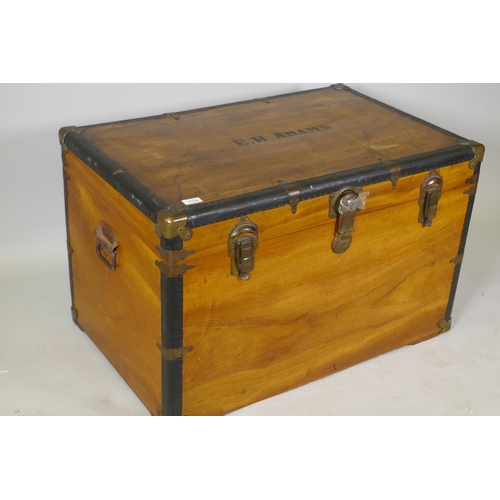 1130 - A camphorwood travelling trunk with brass mounts and lift out tray, early C20th, 89 x 58 x 56cm