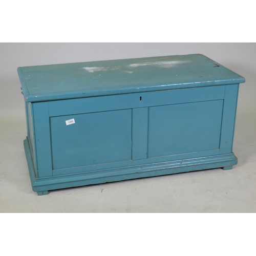 1163 - A C19th painted pine blanket box, 98 x 50 x 48cm