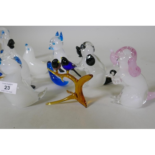 23 - A collection of Mazzega Murano glass animal figures, largest 15cm high, and a Wedgwood paperweight