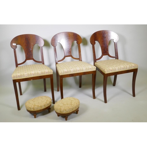 1005 - A set of three C19th Scandinavian flame mahogany Gustavian style side chairs