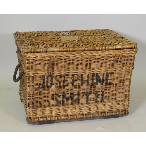 1088 - Antique wicker laundry basket with leather straps, 80 x 54 x 52cm