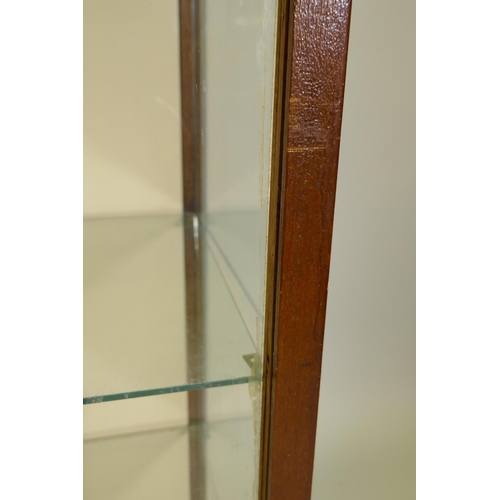 1119 - A mahogany shop display cabinet, with two doors to back and glass shelves, 80 x 39 x 124cm