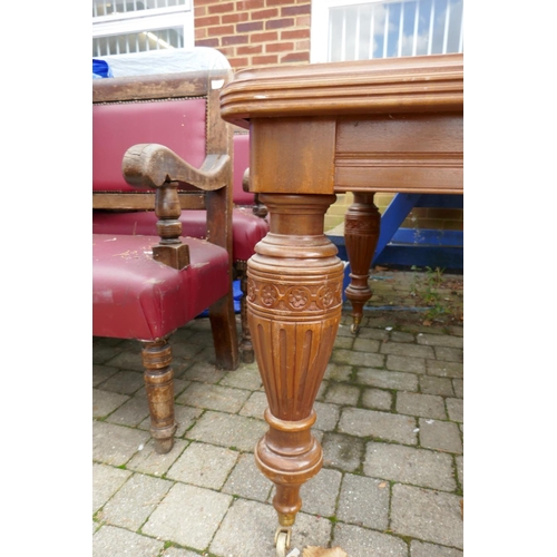 1234 - A Victorian style walnut draw leaf dining table with two leaves, lacks bearers, AF, 134 x 144cm, 283... 