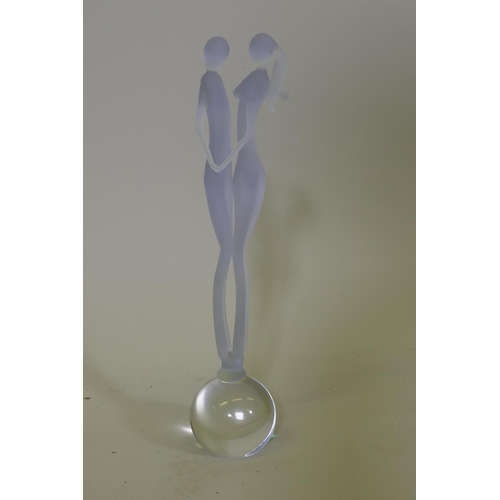 273 - Murano etched glass figure of a couple in an embrace, unsigned, 29cm high