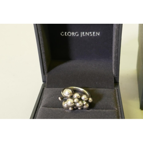 652 - A Georg Jensen Moonlight Grapes silver ring, with original box