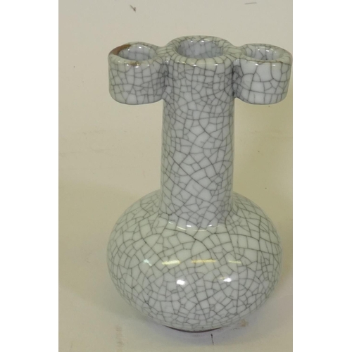 81 - Chinese crackle glazed arrow vase, 12cm high