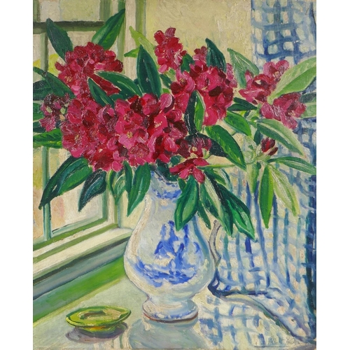 822 - A French impressionist style still life with flowers, oil on canvas board, 51 x 61cm