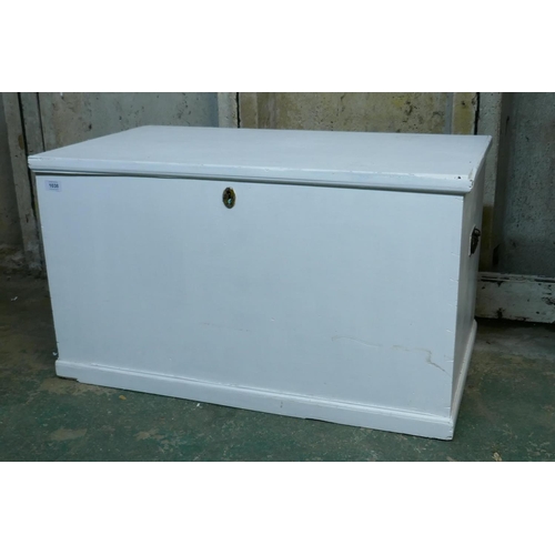 1038 - A Victorian painted pine blanket box, 85 x 47 x 49cm