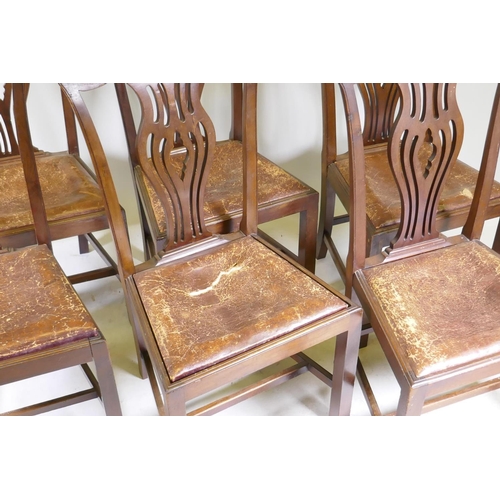 1067 - A set of six antique mahogany Chippendale style dining chairs with pierced splats and drop in leathe... 