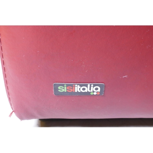 1096 - A Sisi Italia red leather two seater settee with button back, 200 x 110 x 80cm, and similar leather ... 